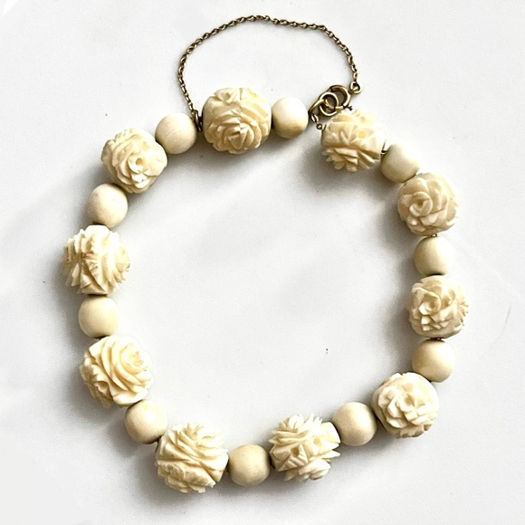 COPY 🦢 Vintage 1930s-40s Carved Bone Cabbage Rose Necklace,Bracelet,Earrings - Picture 1 of 8